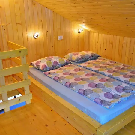 Holiday home Sleeping With The Bees Kozjak Kobarid
